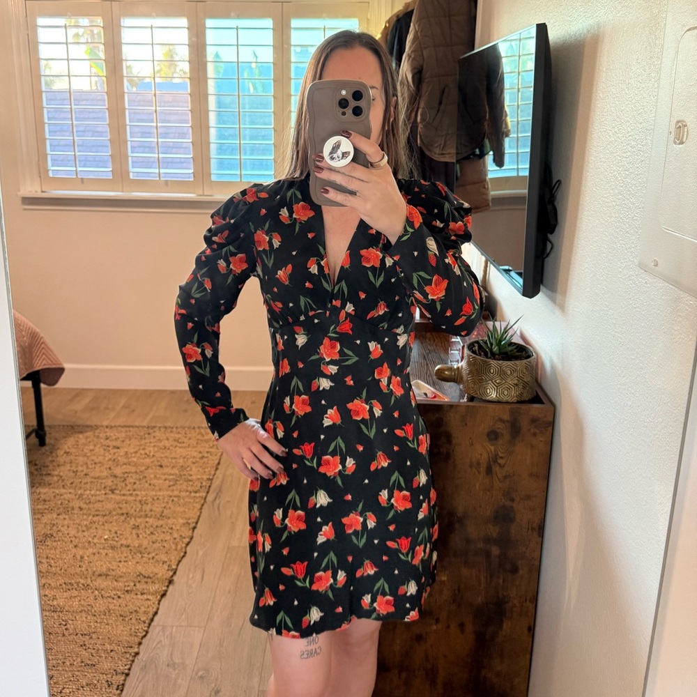 NWT! Topshop Navy Longsleeve Flower Dress - Size 6
